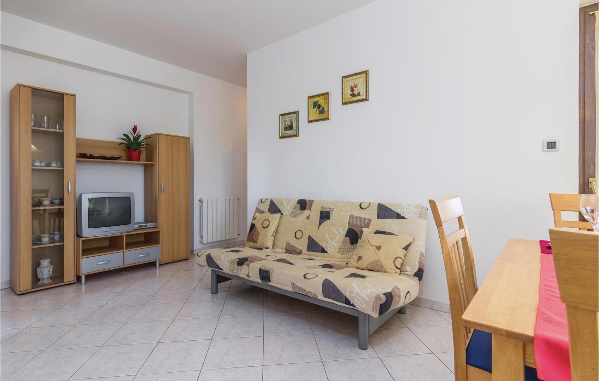 Cozy Apartment In Porec With Wifi Luaran gambar