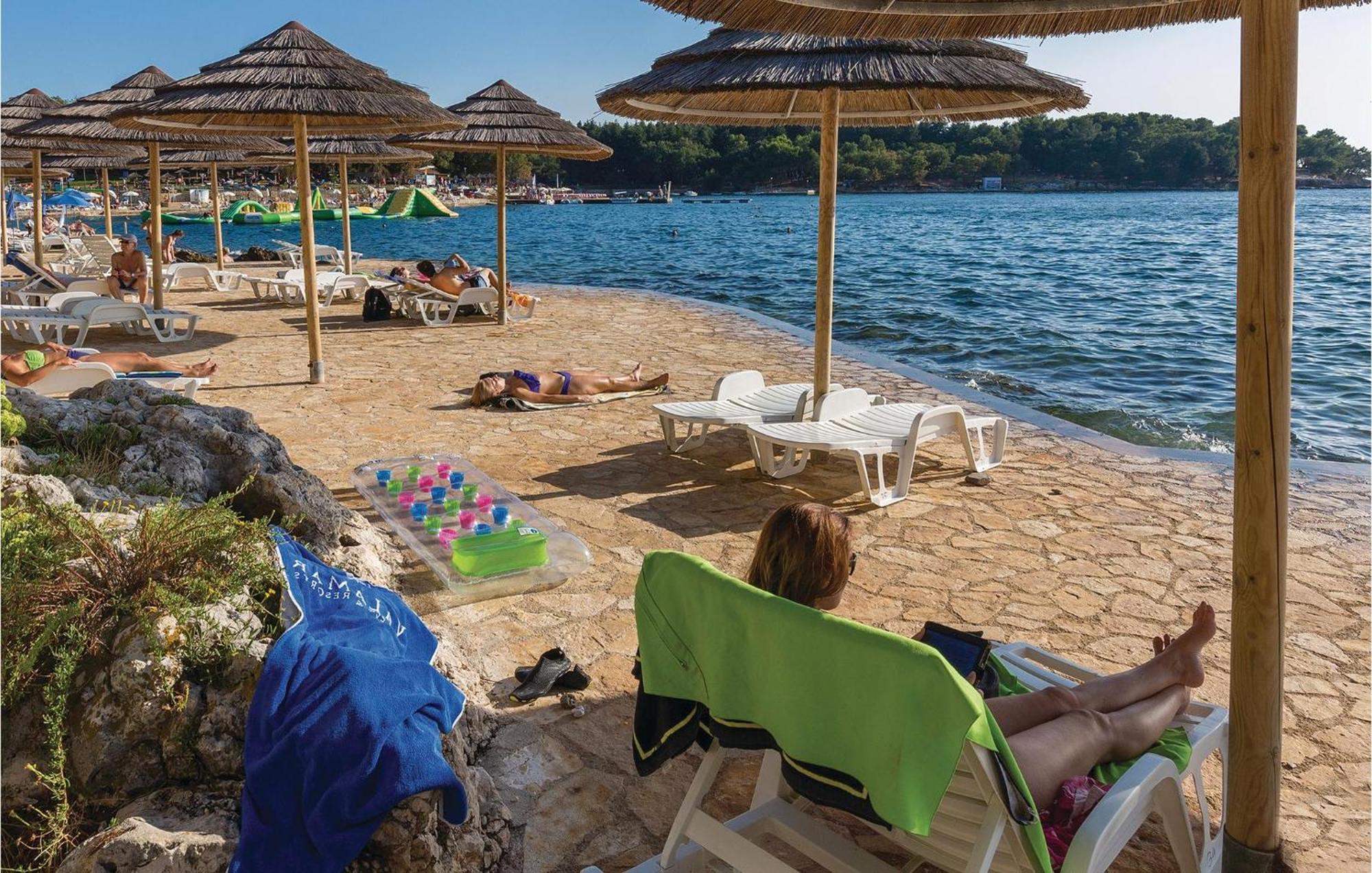 Cozy Apartment In Porec With Wifi Luaran gambar